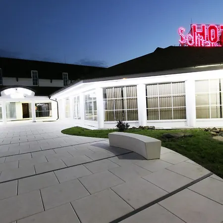 Solitaire Free Parking Self Check-in Hotel