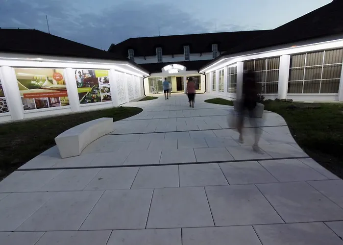 Solitaire Free Parking Self Check-in Hotel *